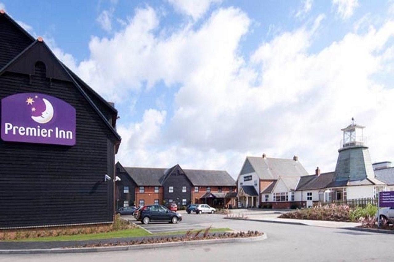 Premier Inn Poole Centre Buitenkant foto